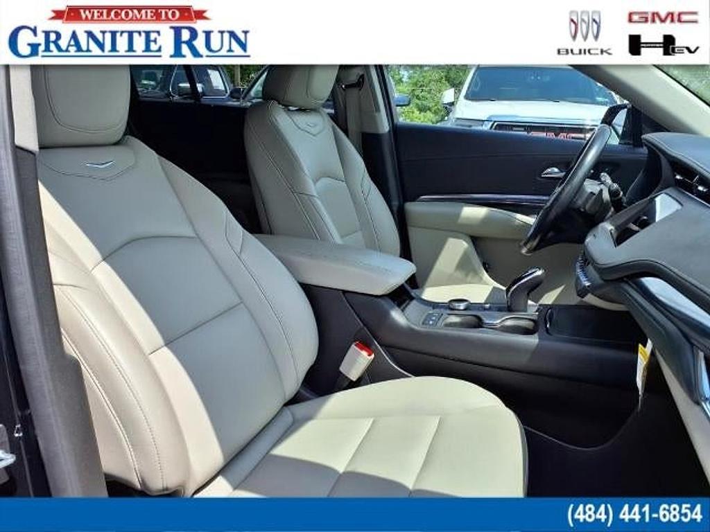 used 2022 Cadillac XT4 car, priced at $29,997