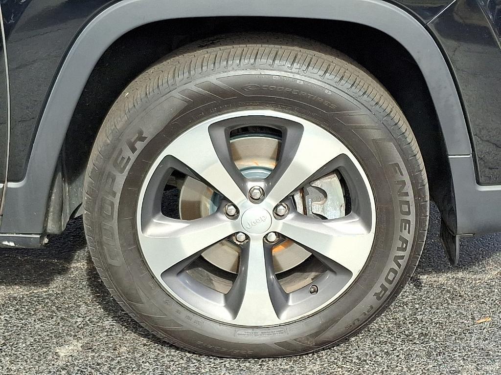 used 2019 Jeep Cherokee car, priced at $16,995