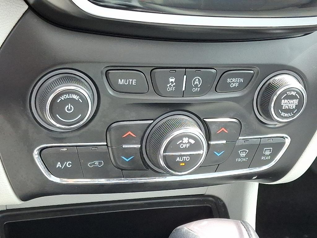 used 2019 Jeep Cherokee car, priced at $16,995