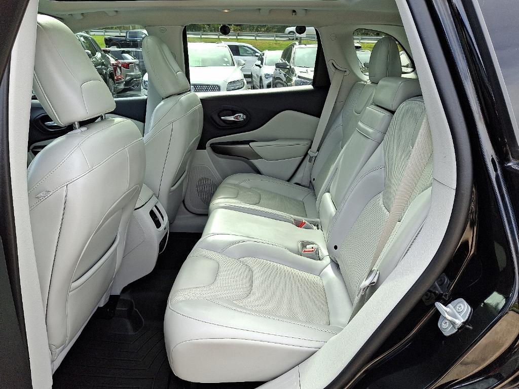 used 2019 Jeep Cherokee car, priced at $16,995