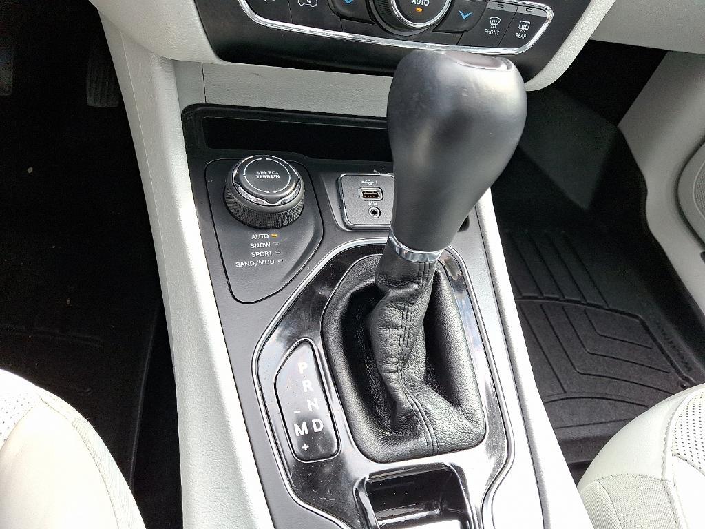 used 2019 Jeep Cherokee car, priced at $16,995