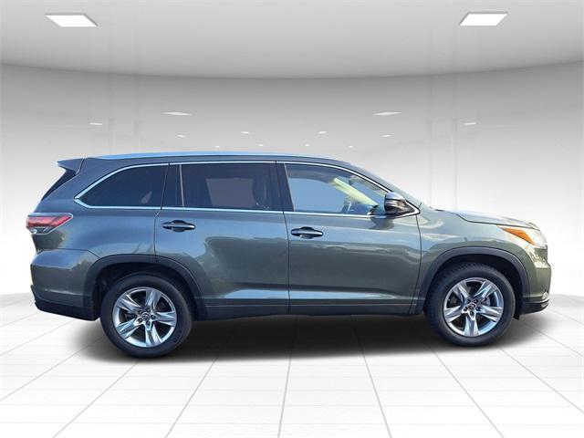 used 2016 Toyota Highlander car, priced at $21,495