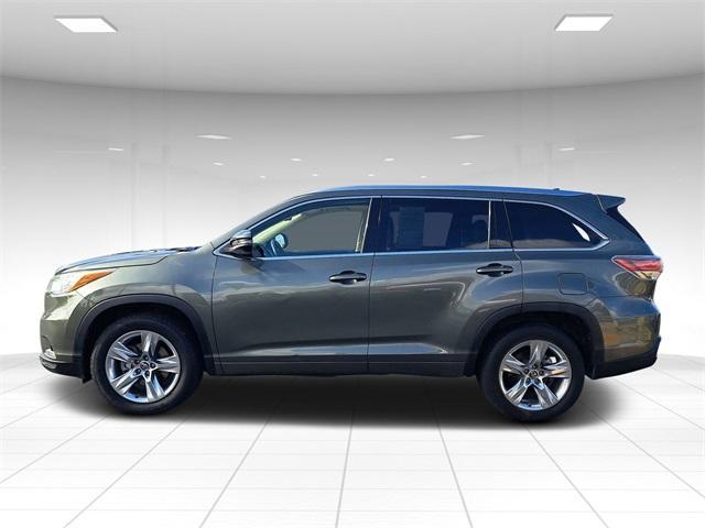 used 2016 Toyota Highlander car, priced at $21,495