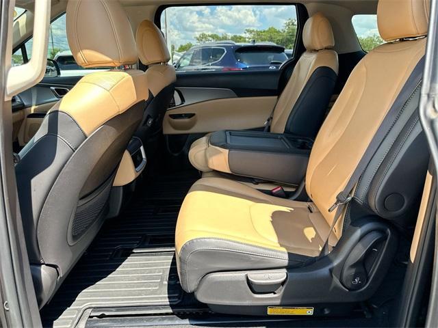 used 2022 Kia Carnival car, priced at $26,995