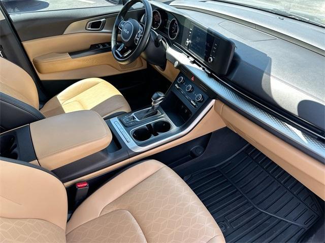 used 2022 Kia Carnival car, priced at $26,995