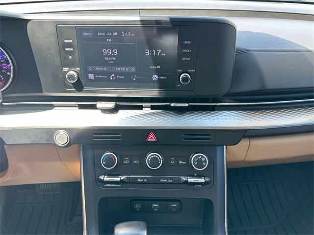 used 2022 Kia Carnival car, priced at $26,995