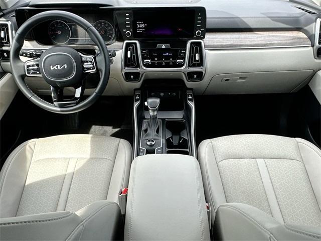 used 2023 Kia Sorento car, priced at $30,995