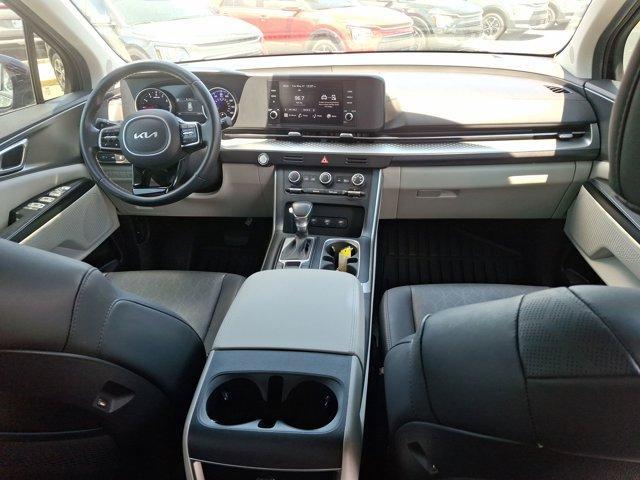 used 2023 Kia Carnival car