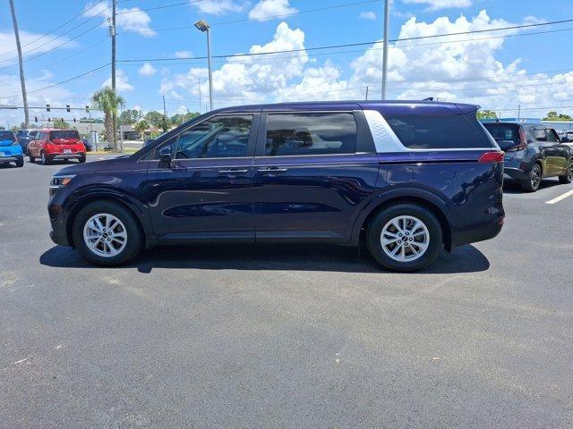 used 2023 Kia Carnival car