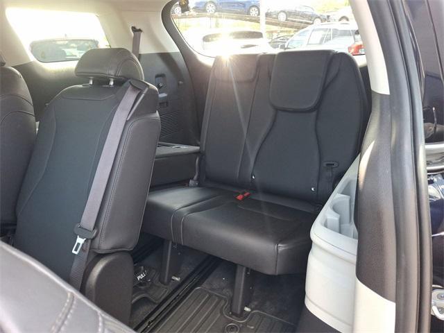 used 2023 Kia Carnival car