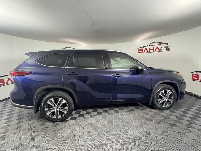 used 2021 Toyota Highlander car, priced at $25,995