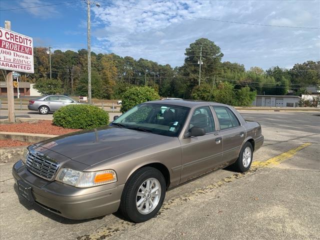 used 2004 Ford Crown Victoria car, priced at $8,995