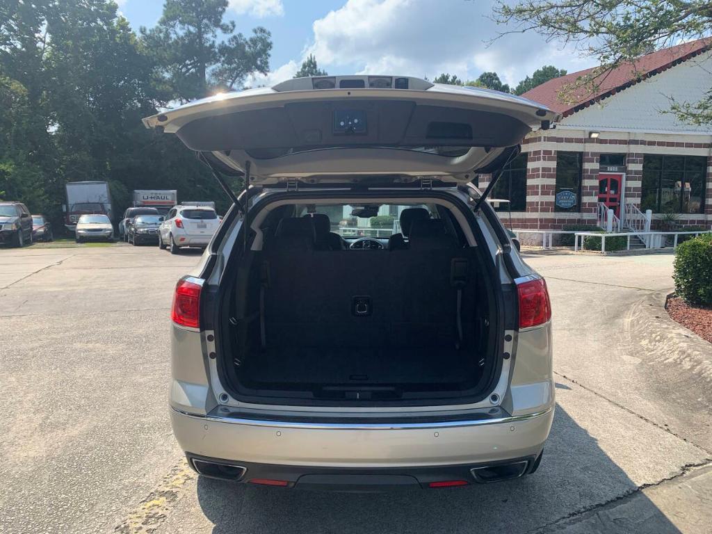 used 2015 Buick Enclave car, priced at $9,995