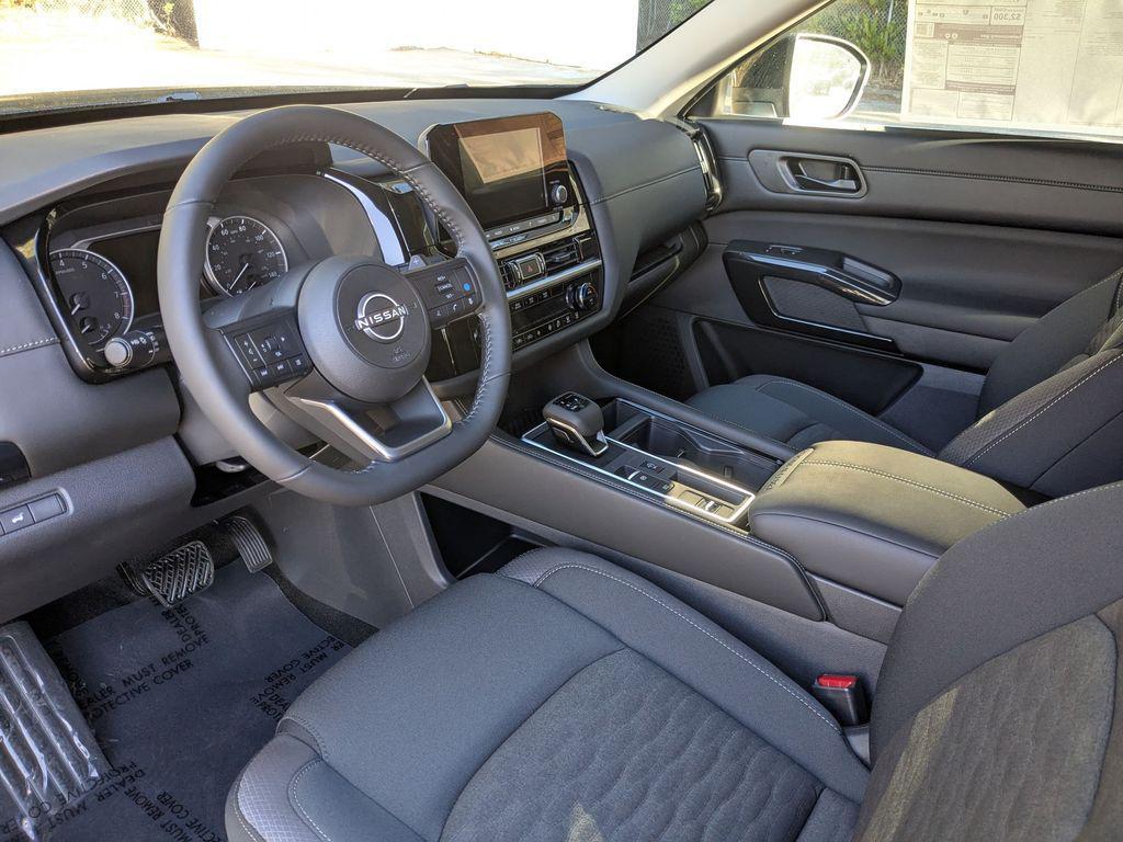 new 2025 Nissan Pathfinder car, priced at $36,584