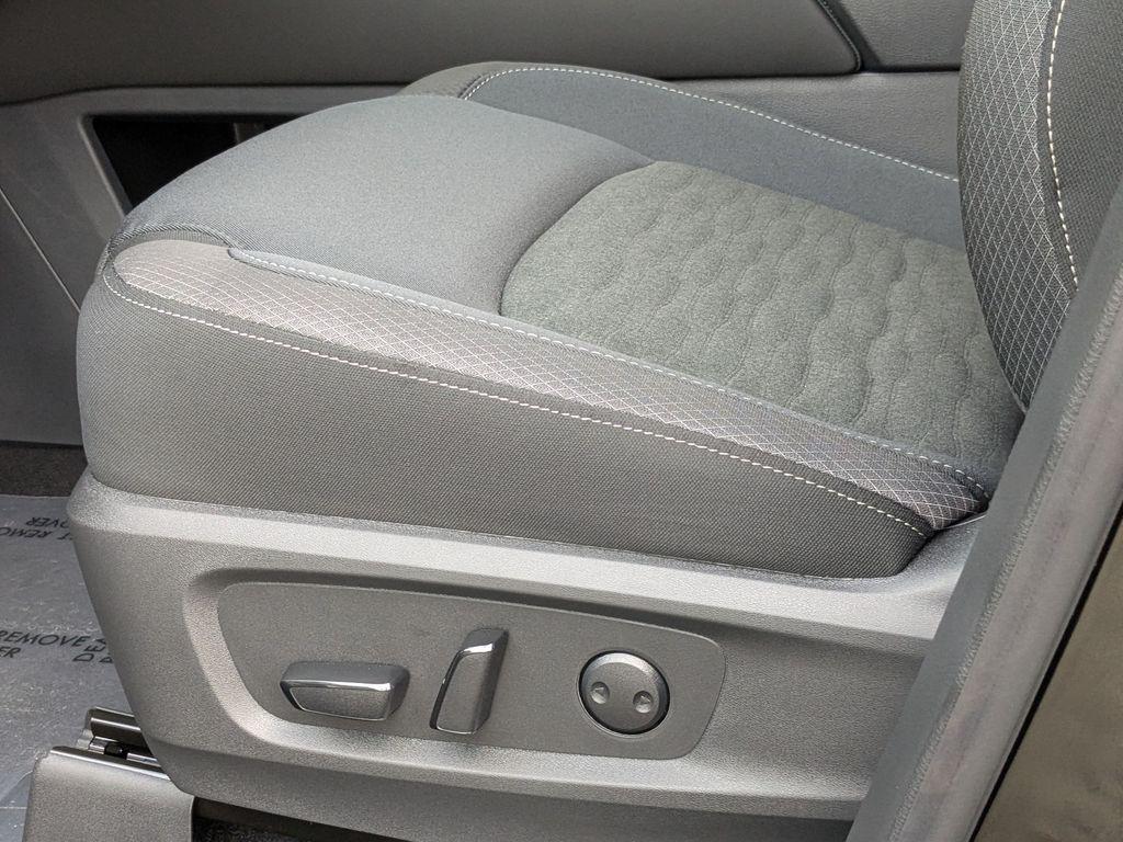 new 2025 Nissan Pathfinder car, priced at $34,772