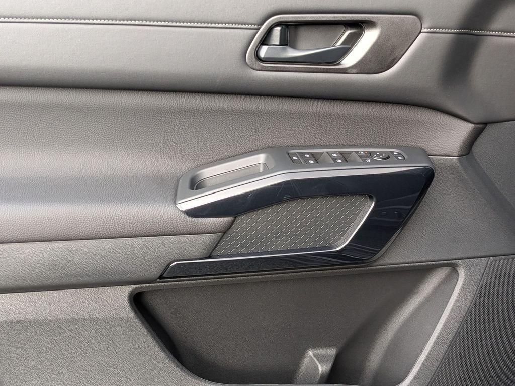 new 2025 Nissan Pathfinder car, priced at $34,772