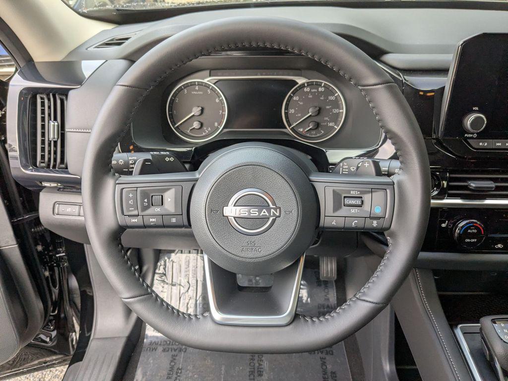 new 2025 Nissan Pathfinder car, priced at $34,772