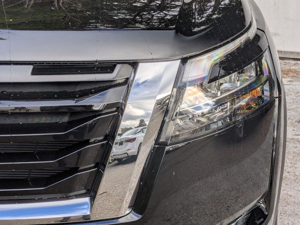 new 2025 Nissan Pathfinder car, priced at $34,772