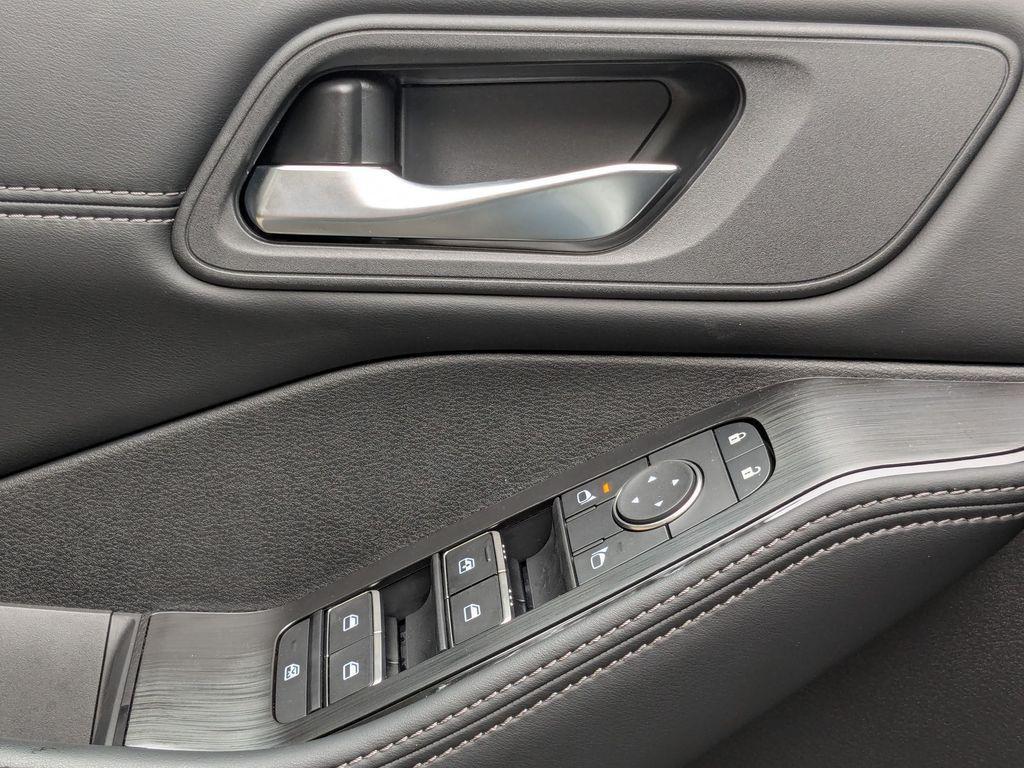 new 2025 Nissan Rogue car