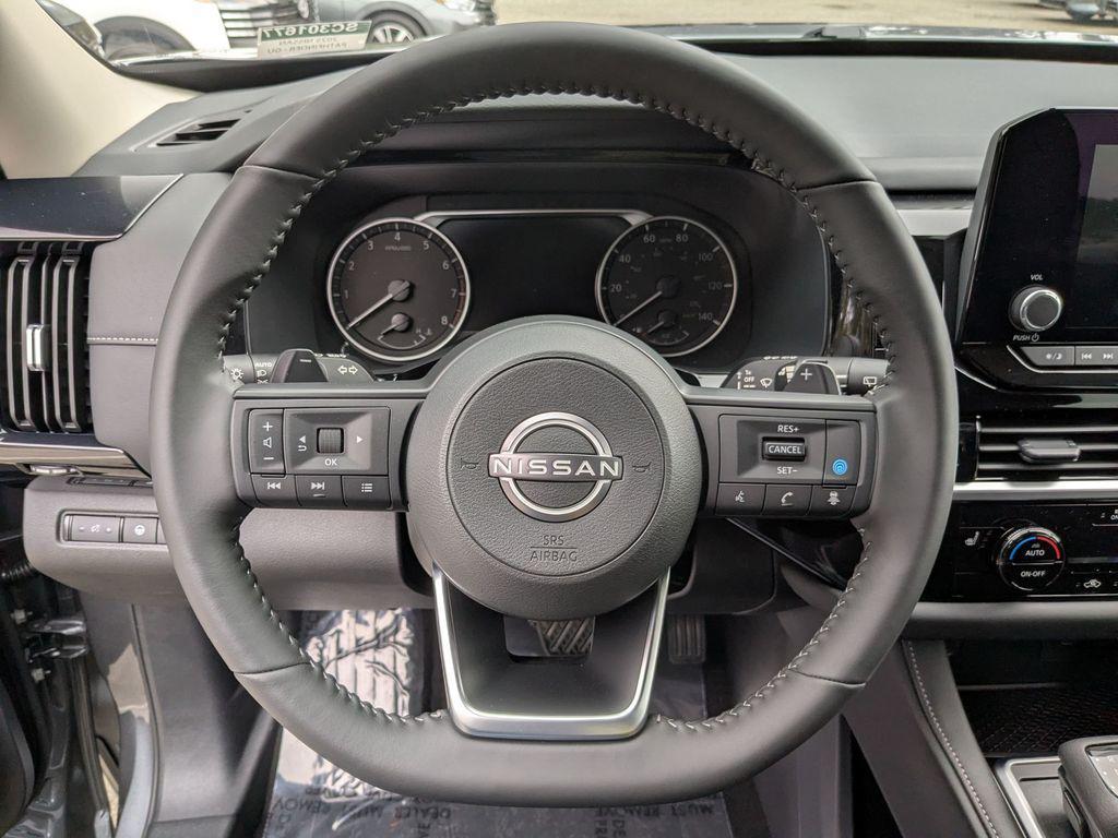 new 2025 Nissan Pathfinder car, priced at $34,772