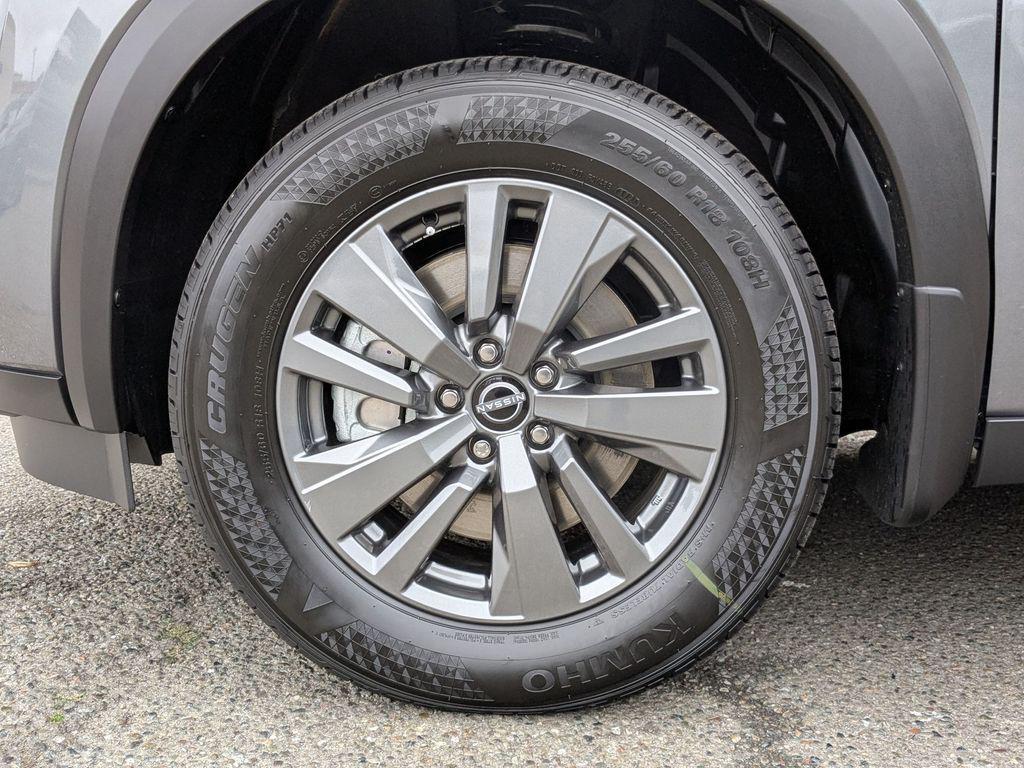 new 2025 Nissan Pathfinder car, priced at $34,772