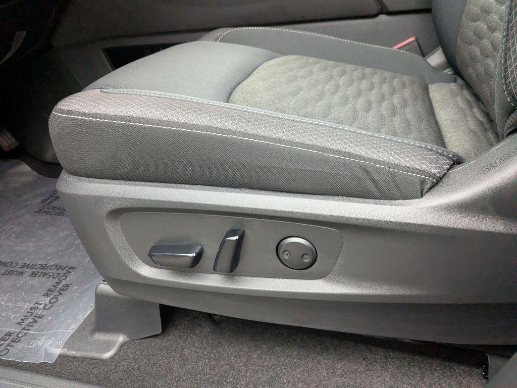 new 2025 Nissan Pathfinder car, priced at $34,772