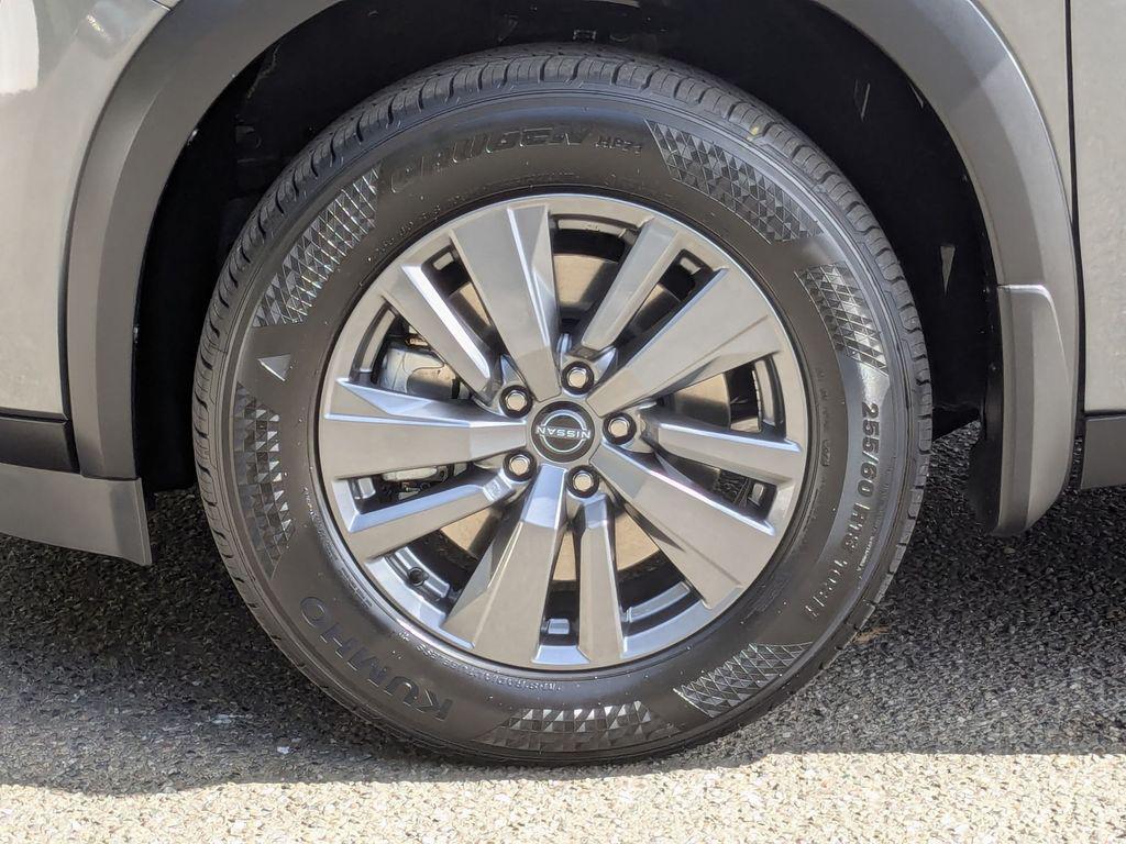 new 2025 Nissan Pathfinder car, priced at $34,772