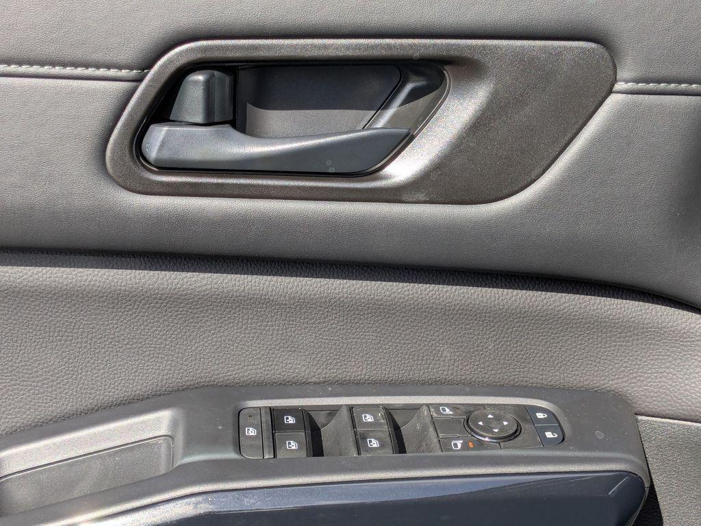 new 2025 Nissan Pathfinder car, priced at $34,772