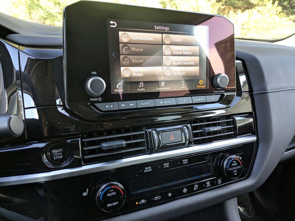 new 2025 Nissan Pathfinder car, priced at $34,772