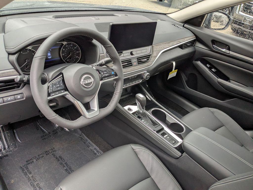 new 2025 Nissan Altima car, priced at $34,085