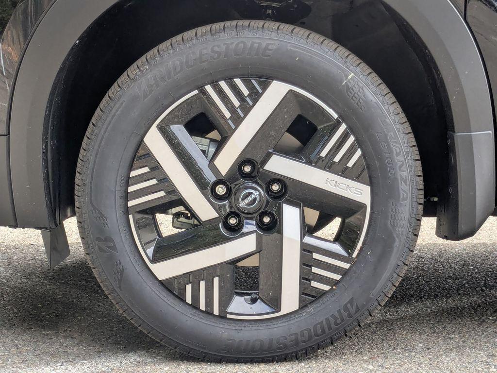 new 2025 Nissan Kicks car, priced at $24,095