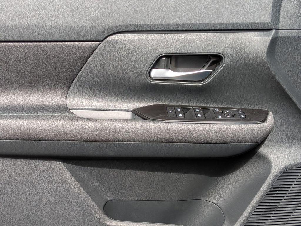 new 2025 Nissan Kicks car, priced at $24,095