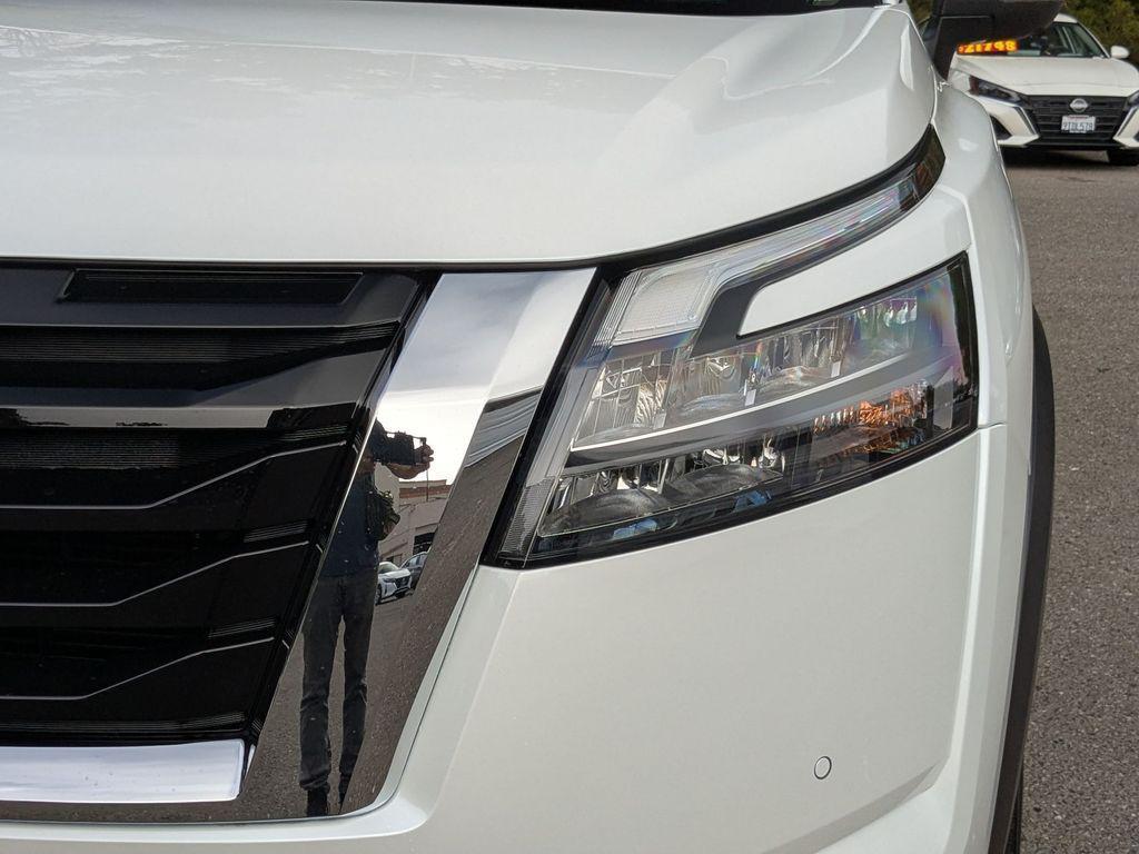 new 2025 Nissan Pathfinder car, priced at $46,061