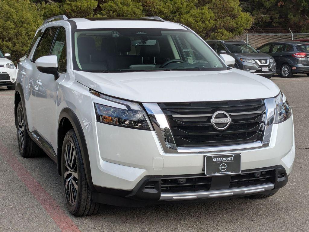 new 2025 Nissan Pathfinder car, priced at $46,061