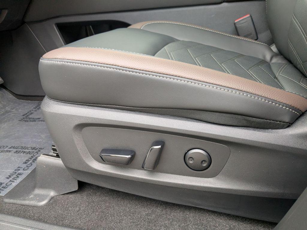 new 2025 Nissan Pathfinder car, priced at $46,061