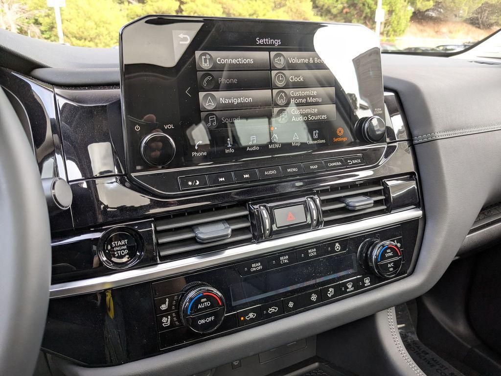 new 2025 Nissan Pathfinder car, priced at $46,061