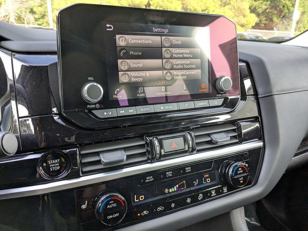 new 2025 Nissan Pathfinder car, priced at $34,772