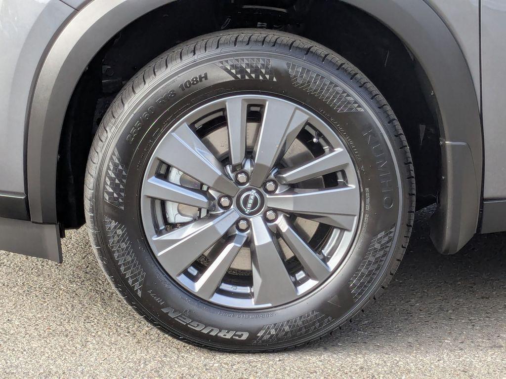 new 2025 Nissan Pathfinder car, priced at $34,772