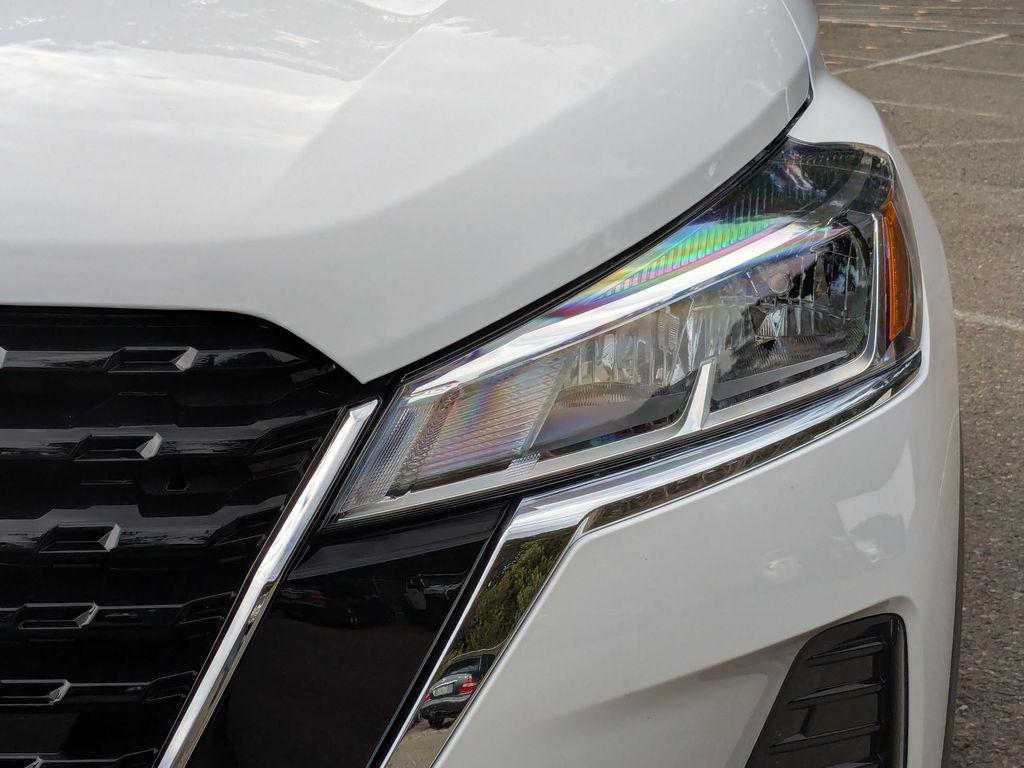 new 2025 Nissan Kicks car, priced at $22,865