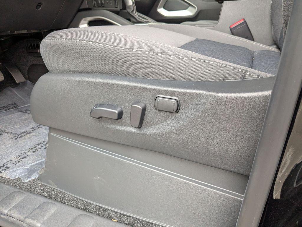 new 2025 Nissan Frontier car, priced at $34,425