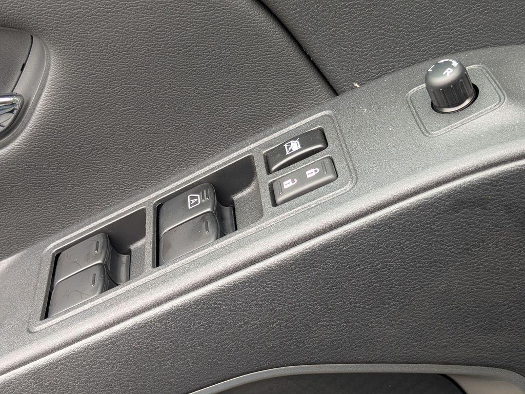 new 2025 Nissan Frontier car, priced at $34,425