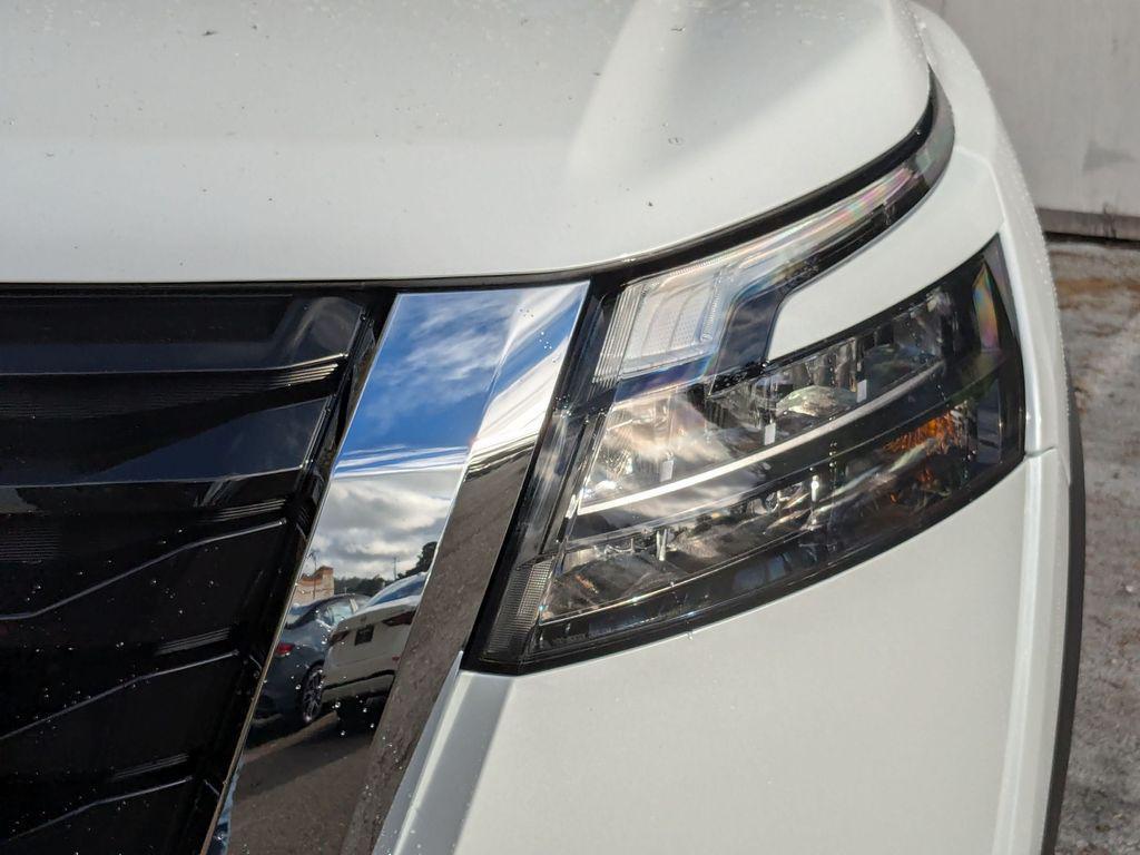 new 2025 Nissan Pathfinder car, priced at $38,861
