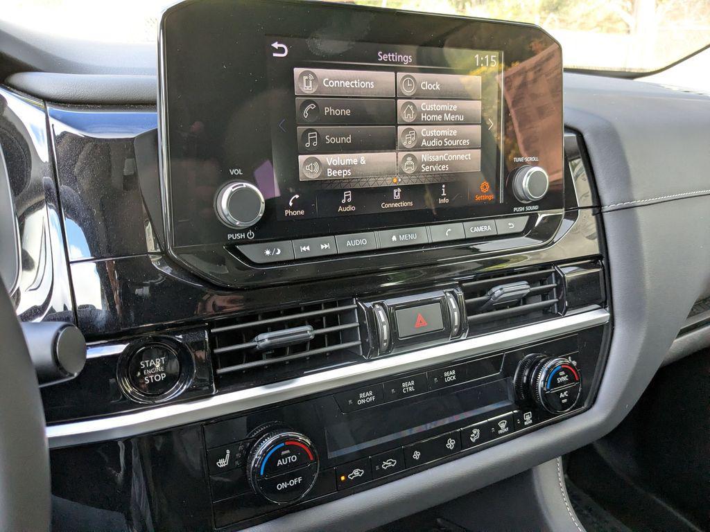 new 2025 Nissan Pathfinder car, priced at $38,861