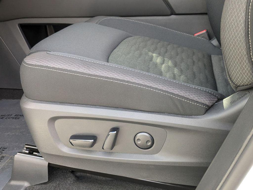 new 2025 Nissan Pathfinder car, priced at $38,861