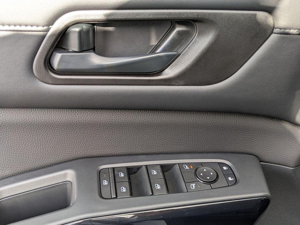 new 2025 Nissan Pathfinder car, priced at $38,861