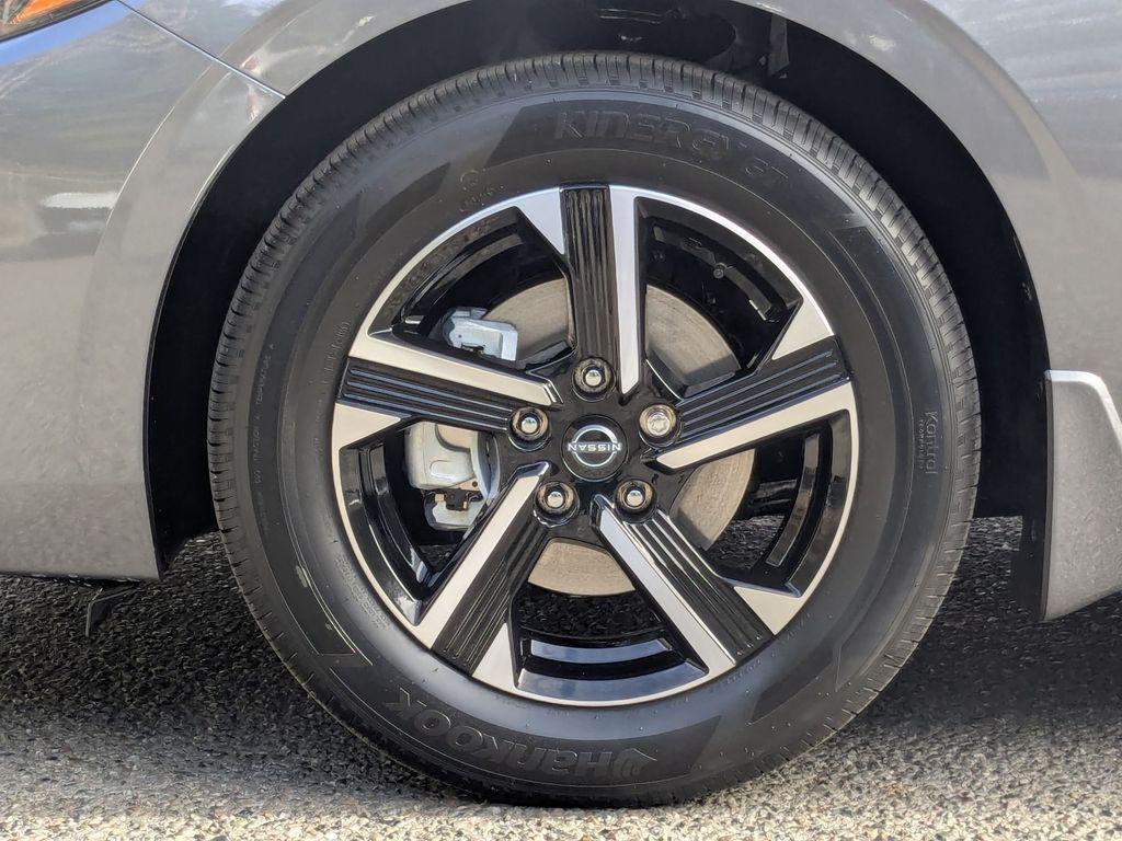 new 2025 Nissan Sentra car, priced at $22,900