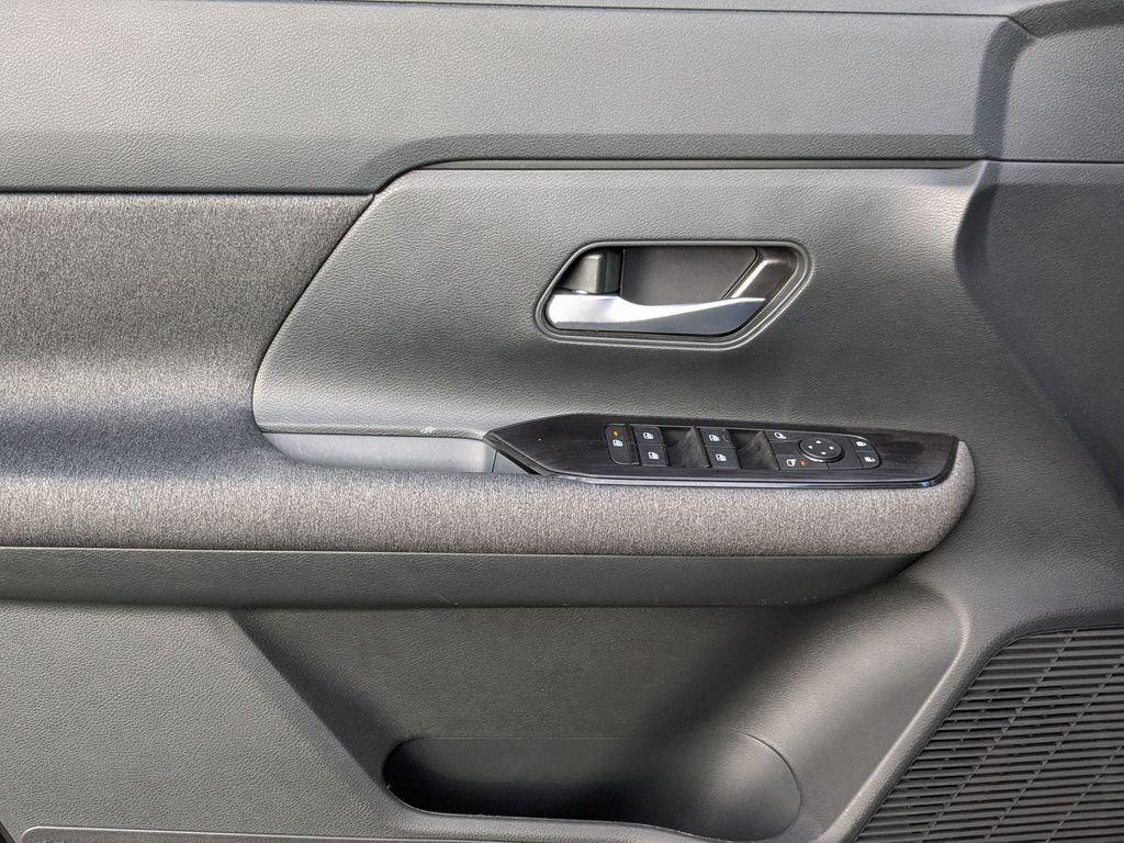 new 2025 Nissan Kicks car, priced at $23,347