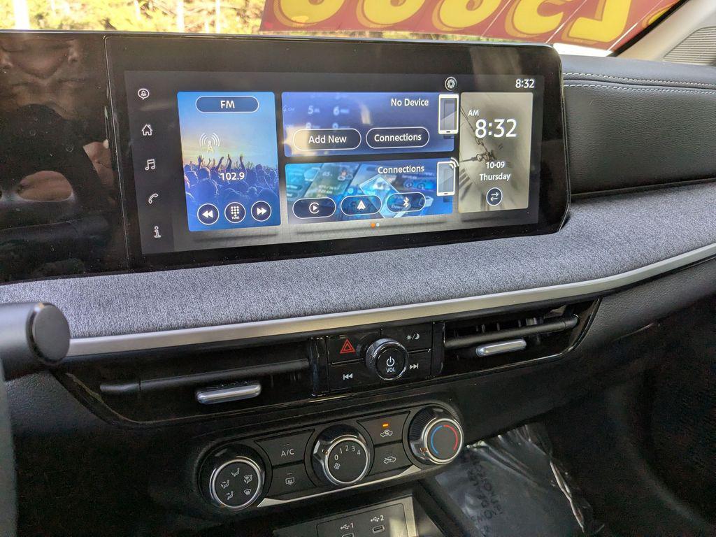 new 2025 Nissan Kicks car, priced at $23,347