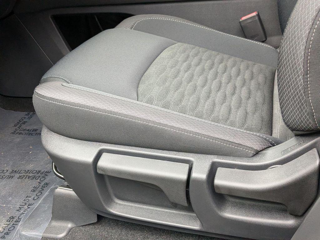 new 2025 Nissan Pathfinder car, priced at $30,975