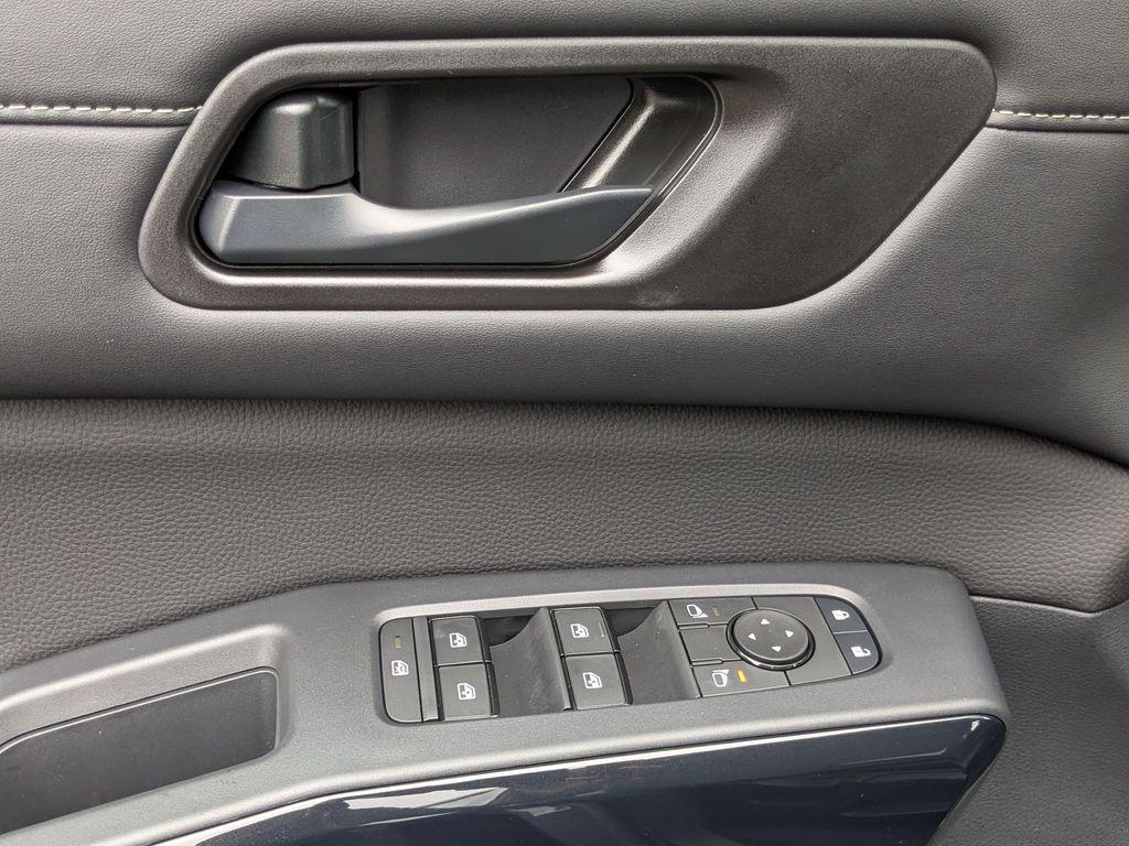 new 2025 Nissan Pathfinder car, priced at $30,975